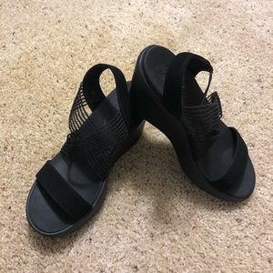 Skechers Black Wedge Cross Band Slide Sandal Sz 8